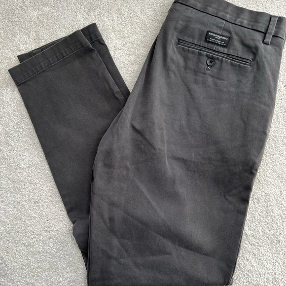 MENS BANANA REPUBLIC 34x34 RAPID MOVEMENT CHINO - Picture 3 of 5